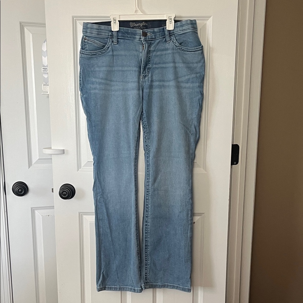 Wrangler Women's Sky Blue Straight Leg Jeans